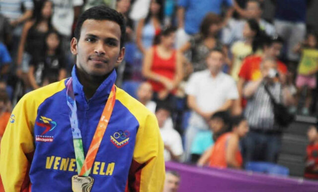Incidente en Maiquetía impidió a Andrés Madera estar en el Aruba Karate Cup