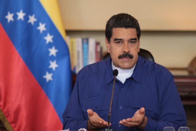 Maduro: Gracias a Dios que existe la dolarización