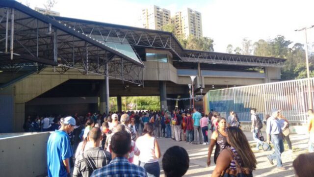 Metro de Caracas cerró estaciones Caricuao y Zoológico