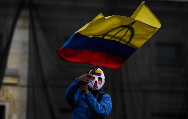 Paro en Colombia | "No creo que el país logre llegar a un consenso sobre cuál es su problema de fondo": James Robinson, economista