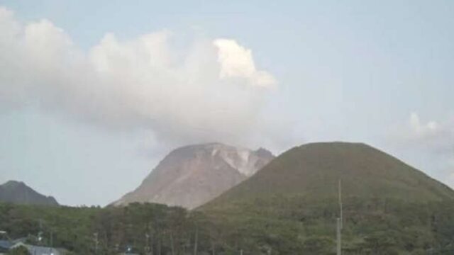 Erupciona un volcán en una pequeña isla del sureste de Japón