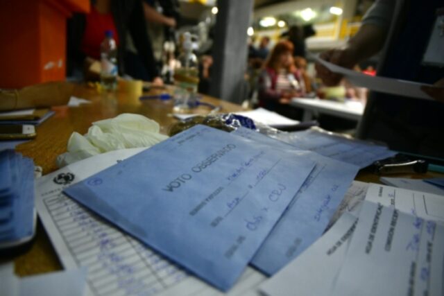 Varios departamentos comienzan el recuento de los votos observados en Uruguay