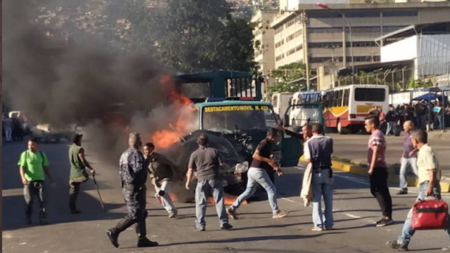 Choque entre camión de la GNB y vehículo acarrea una persona fallecida en La Yaguara