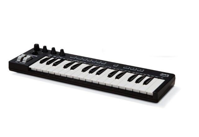 Amazon presentó un teclado musical que compone mediante aprendizaje automático