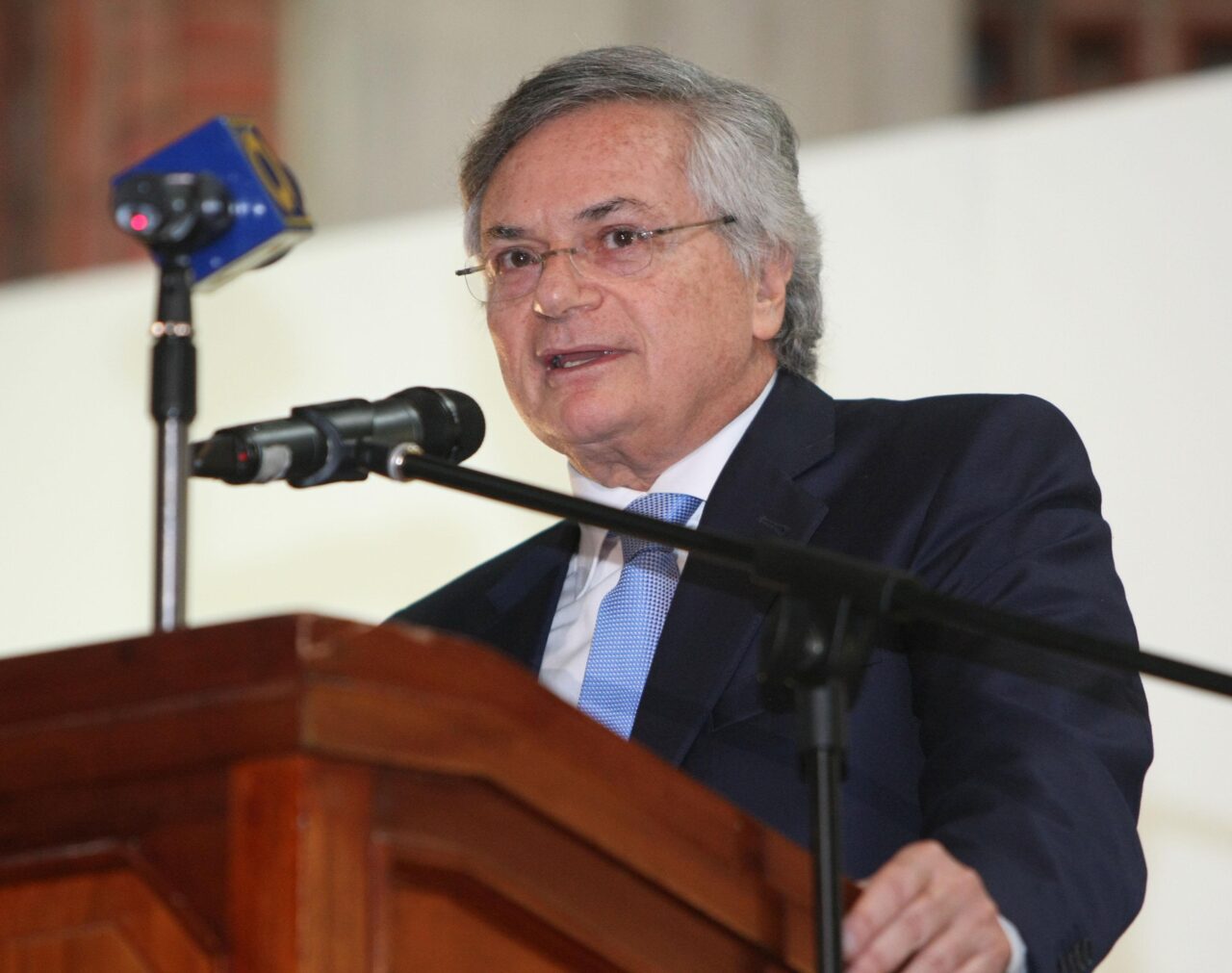 MOISES NAIM - UCAB