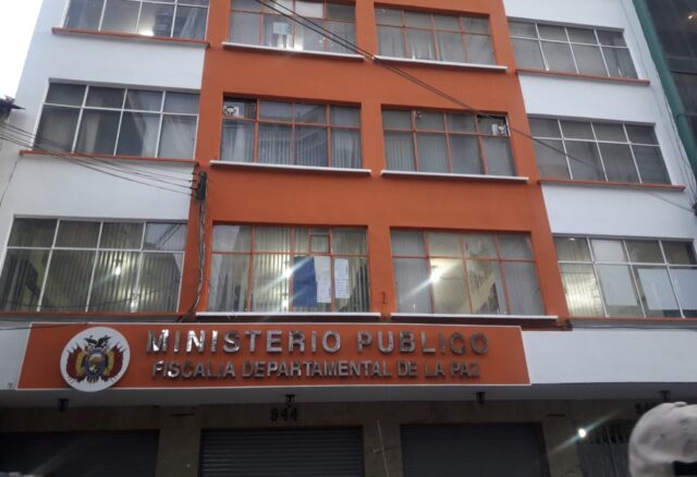 Ordenaron detención de dos fiscales en Bolivia por favorecer a uno de los imputados por fraude electoral