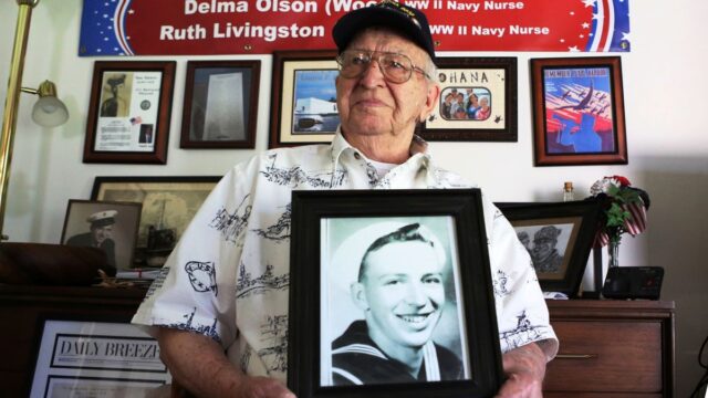 Restos de veterano de Pearl Harbor descansan en navío hundido en el bombardeo