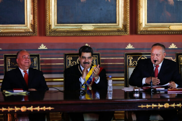 Maduro dijo estar de acuerdo con un consenso para renovar a las autoridades del CNE