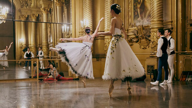 Bailarines de la Ópera de París cuelgan sus zapatillas para sumarse a protestas en Francia