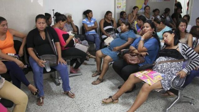 El reto y la angustia de dar a luz en Venezuela durante la pandemia