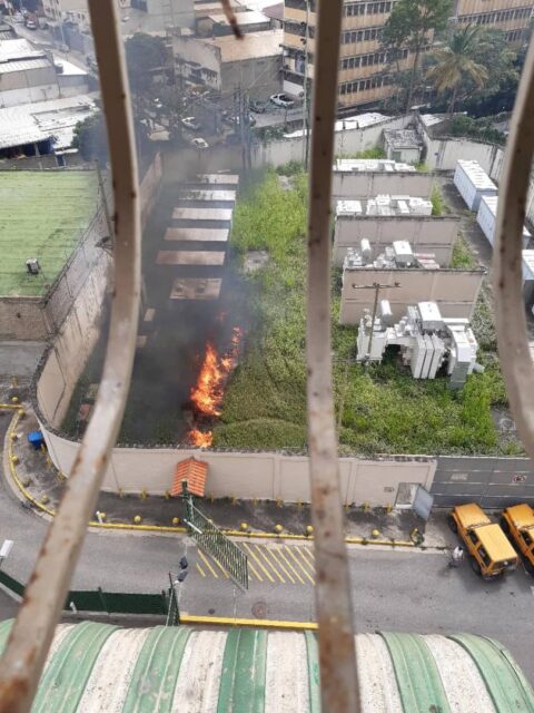 Se incendia una subestación eléctrica de Los Ruices
