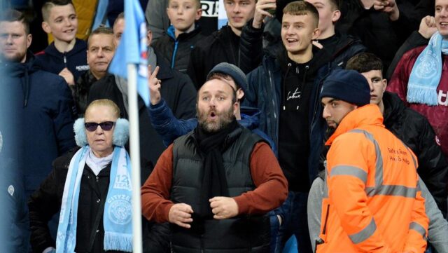 Un detenido por incidentes racistas en derbi de Mánchester