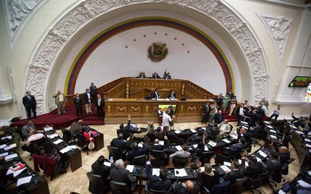 Diputados opositores sesionarán en El Hatillo ante hostigamiento de colectivos y cerco militar