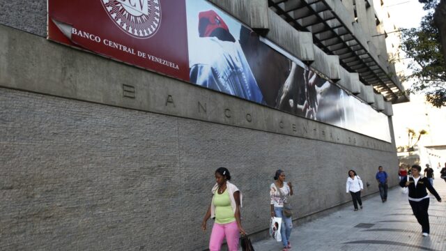 El BCV redujo el encaje legal a 93% para las captaciones en moneda nacional