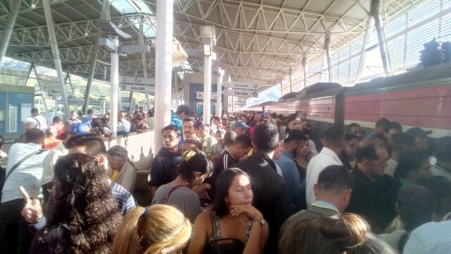 Tren con fallas causó retraso en el ferrocarril de los Valles del Tuy