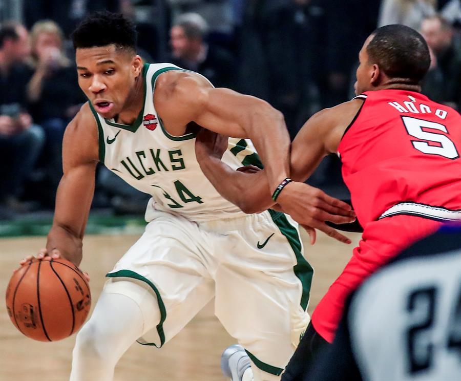giannis_milwaukee