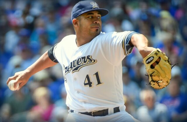 Junior Guerra firmó por un año con Arizona