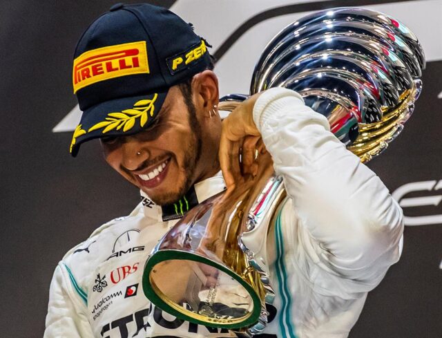 Lewis Hamilton y Valentino Rossi protagonizarán peculiar exhibición