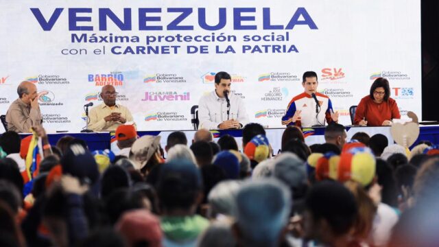 Maduro pidió a sus ministros presentar un plan de rectificación de las políticas públicas