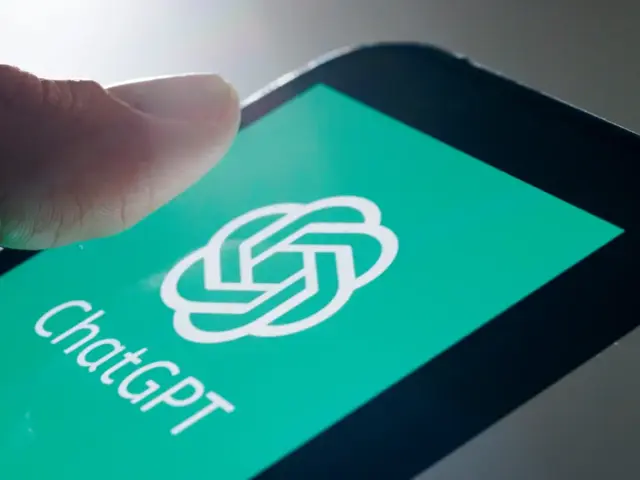 ChatGPT, el chatbot de OpenAI, ahora puede "ver, oír y hablar"