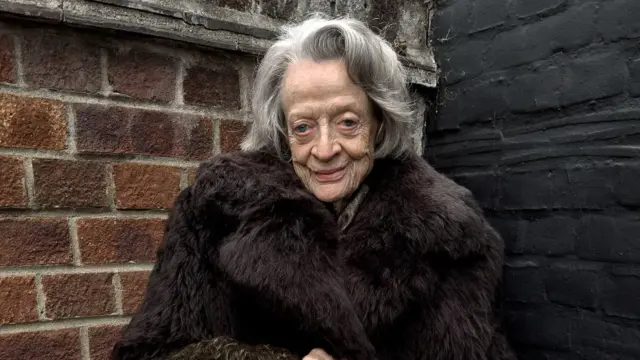 Maggie Smith es la nueva imagen de Loewe a sus 88 años