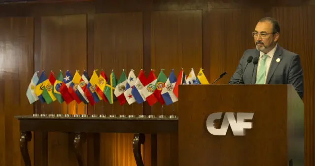 Díaz-Granados: "La reducción de la pobreza y la adaptación al cambio climático deben ser una prioridad"