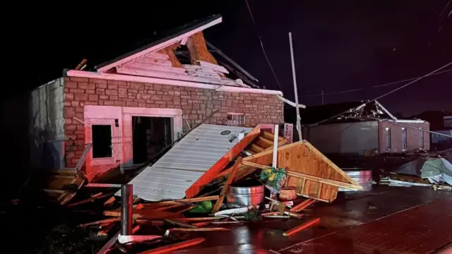 Tres muertos por tornados en el centro de Estados Unidos