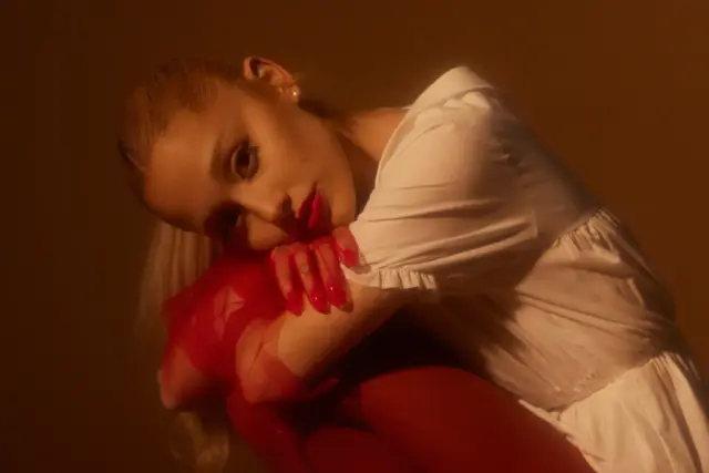 Eternal Sunshine de Ariana Grande, un espacio de desahogo y música para bailar