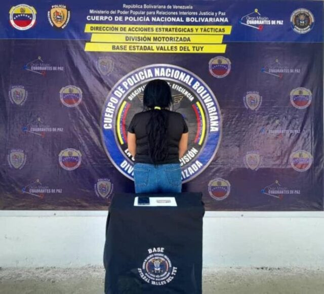 Represión en Venezuela: detienen a mujer por escribir "libertad" con harina del CLAP