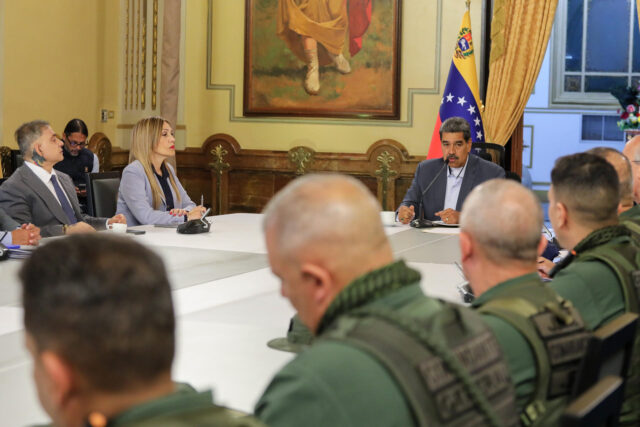 "Los desprecian": Maduro dice que EE UU amenaza con deportar a migrantes venezolanos