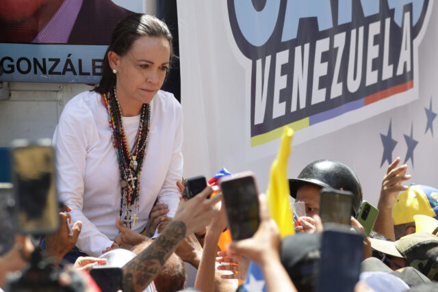 "Esto es monstruoso": Machado denuncia que el gobierno busca aterrar a los empleados públicos
