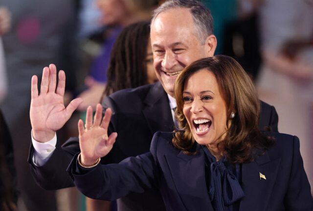 Kamala Harris aceptó la nominación presidencial demócrata: "Un nuevo camino"