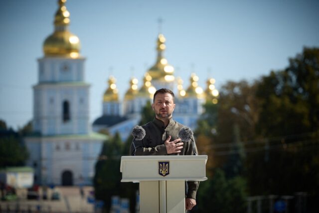 Zelenski desafía a Rusia en el Día de la Independencia de Ucrania: "La guerra volvió a su casa"