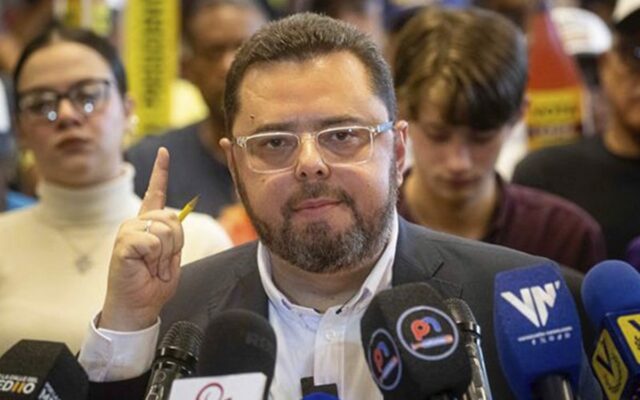Ecarri denuncia agresión verbal por parte de Saab: "Conmigo te equivocaste"