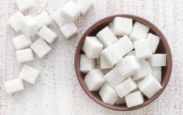 Edulcorante eritritol podría ser malo para el corazón: ¿qué alimentos lo tienen?