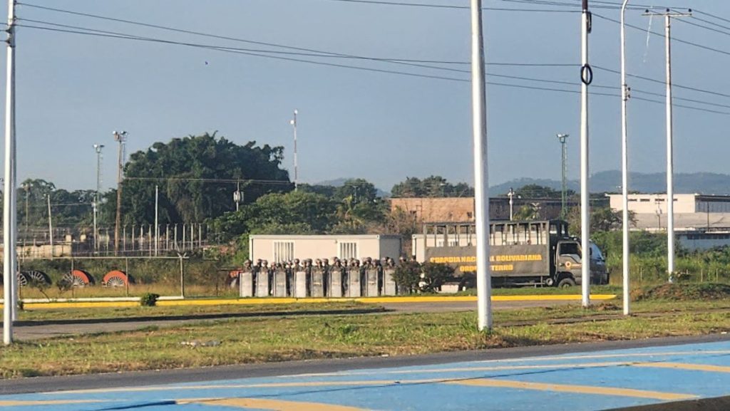 Efectivos-de-GN-en-Penal-de-Tocuyito-1024x577