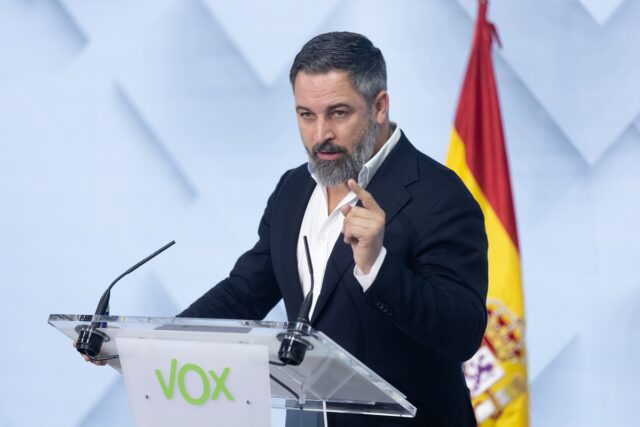 Abascal llama cómplices de Maduro a Sánchez, Borrell y Zapatero y considera grave el exilio de Edmundo González