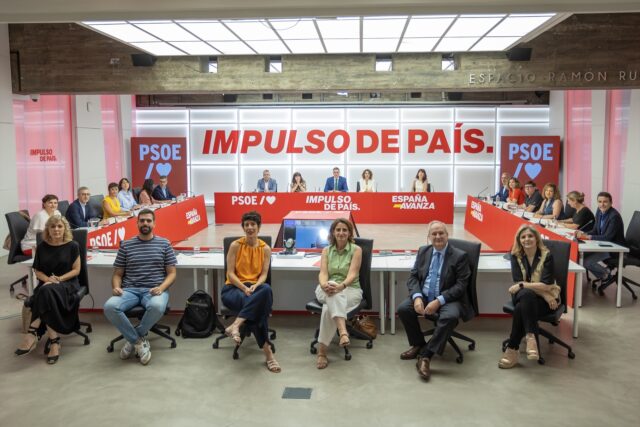 "Que devuelvan el dinero": PSOE acusa al PP de viajar a Venezuela con fondos del Parlamento
