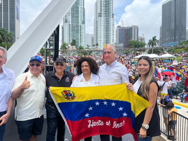 Senador Rick Scott: "Los venezolanos están demostrando que no tienen miedo"