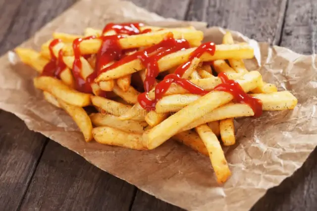 ¿Por qué expertos aconsejan evitar las salsas con las papas fritas?