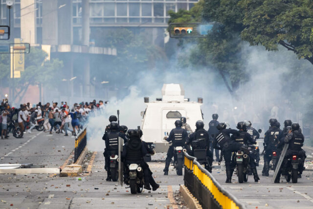 Fiscalía contabiliza 25 muertos y 192 heridos durante las protestas poselectorales