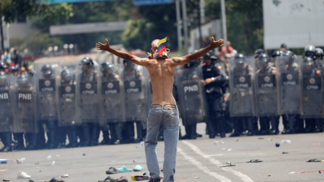 Muertes en protestas poselectorales en Venezuela superan a las de las primeras semanas de 2014 y 2017