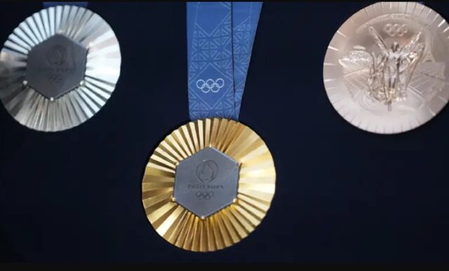 Cómo ganan dinero los medallistas olímpicos (y cuáles son los dos únicos deportes que pagan por medalla en París 2024)