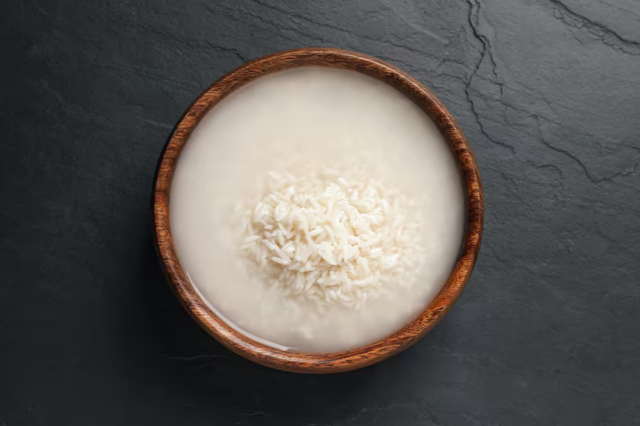 ¿Conviene lavar el arroz antes de cocinarlo?
