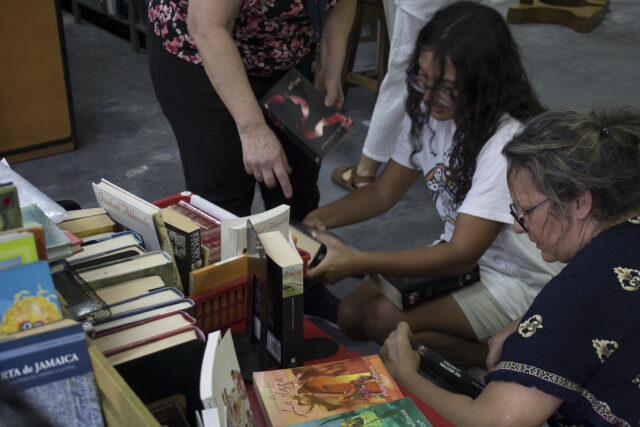 El intercambio de libros alivia el bolsillo en época de regreso a clases