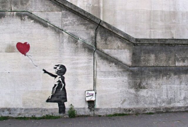 Robo de la Niña con globo de Banksy: detuvieron a dos sospechosos