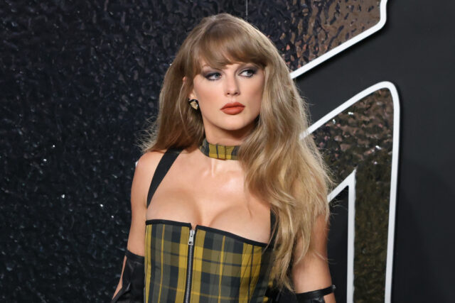 Taylor Swift triunfó en unos VMAs en los que Katy Perry también fue protagonista