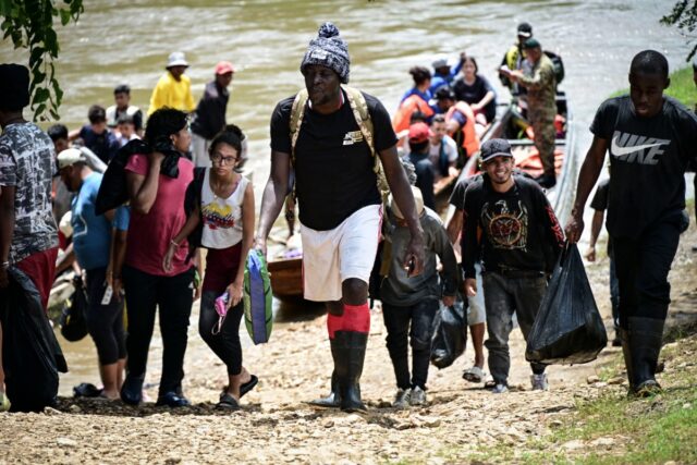 Gobierno de Panamá evacuó a 19 migrantes de Venezuela, Bangladesh, Sri Lanka e India varados en playas del Pacífico