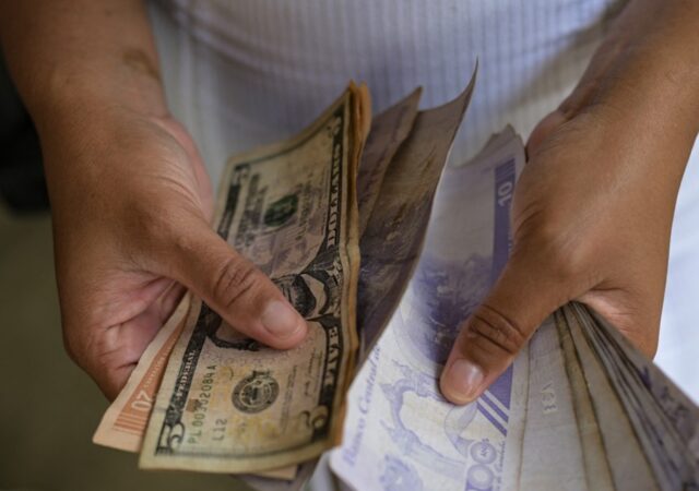 Bono de un mes de salario integral sustituye los aguinaldos de los trabajadores