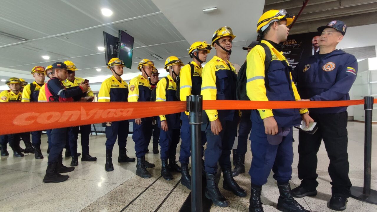 Incendios en Bolivia: 60 funcionarios venezolanos prestan apoyo